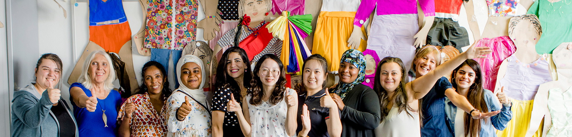 Gruppenbild mit strahlenden mona lea-Teilnehmerinnen 