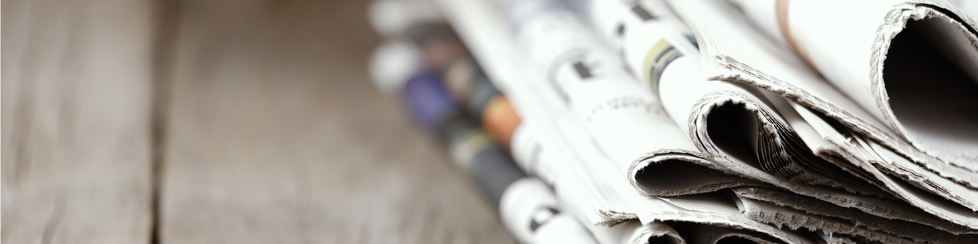 Stapel Tageszeitungen